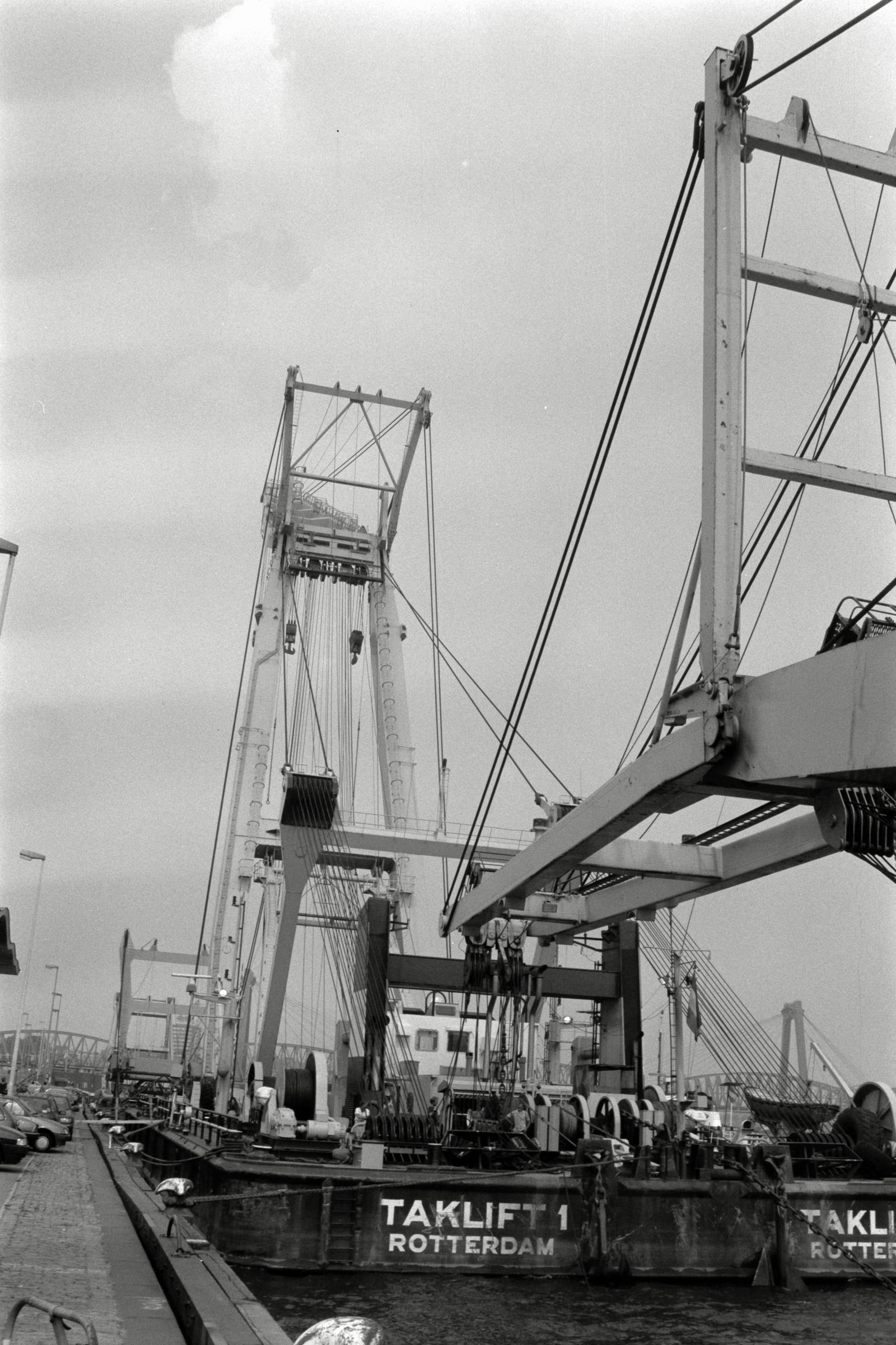 AHP F1992 06 004 sc250507 img22 NLP